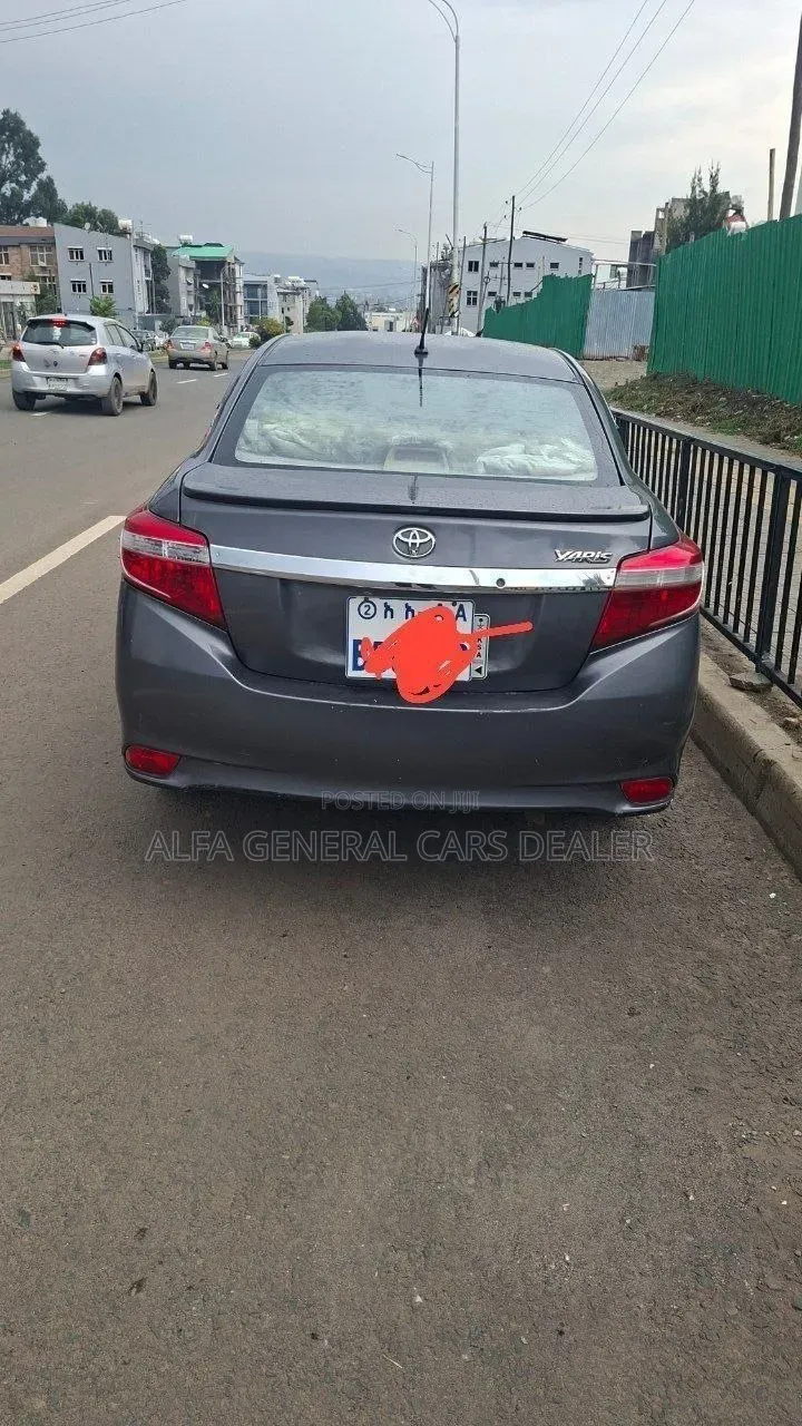 Toyota Yaris 2015