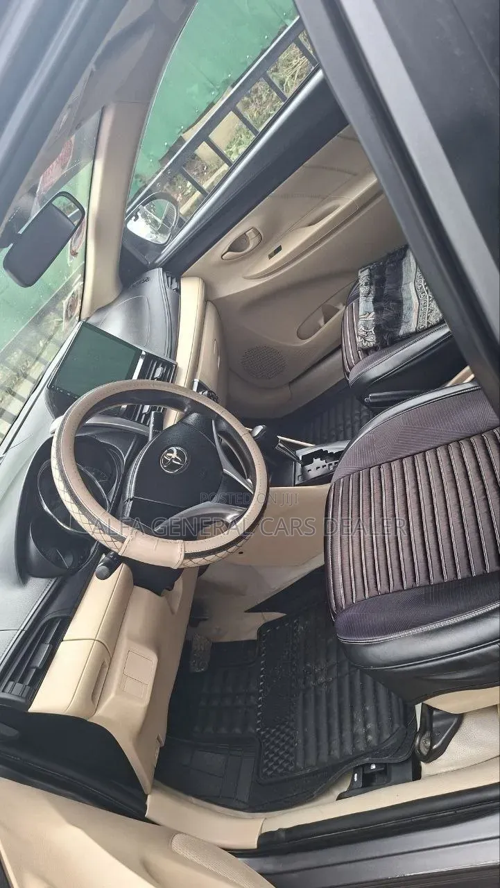 Toyota Yaris 2015