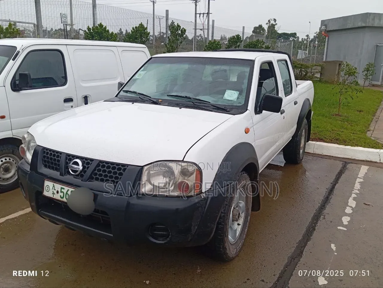 Nissan Hardbody 2012 White
