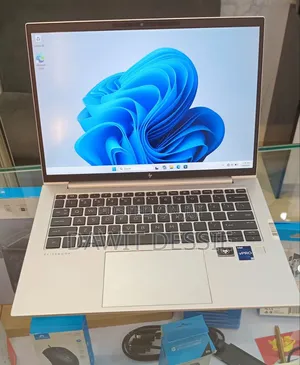 New Laptop HP EliteBook 840 G9 16GB Intel Core i5 SSD 512GB