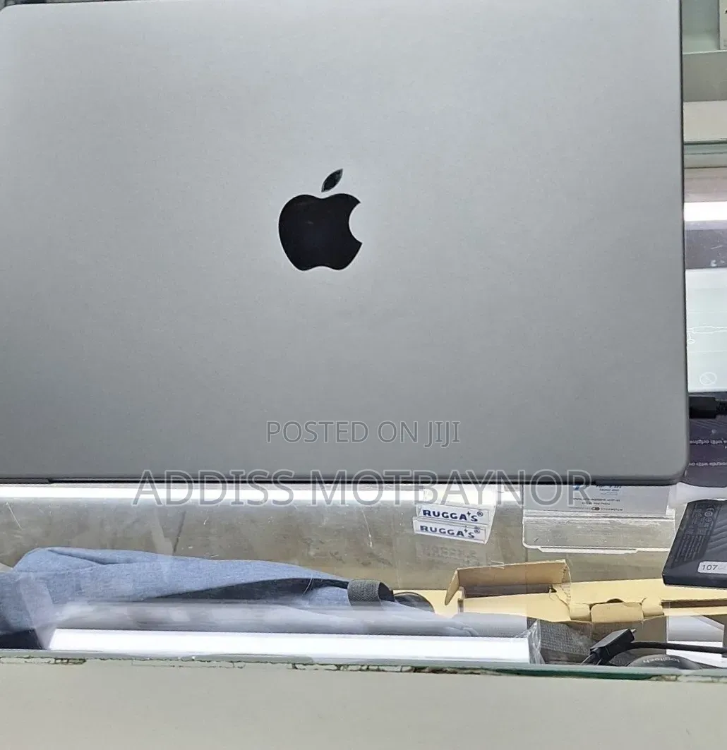 New Laptop Apple MacBook 2016 16GB Apple M1 Pro SSD 256GB