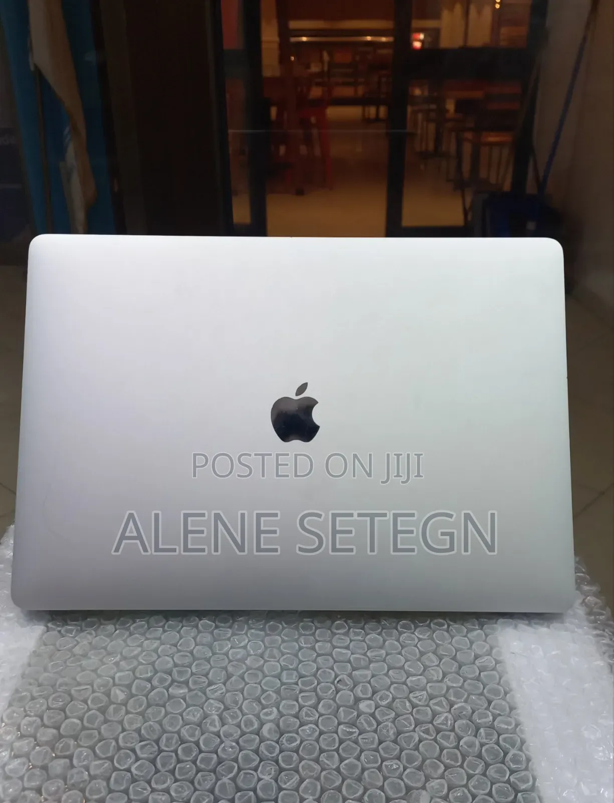 New Laptop Apple MacBook Pro 2018 16GB Intel Core i7 SSD 256GB