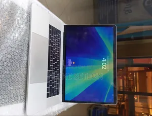 New Laptop Apple MacBook Pro 2018 16GB Intel Core i7 SSD 256GB
