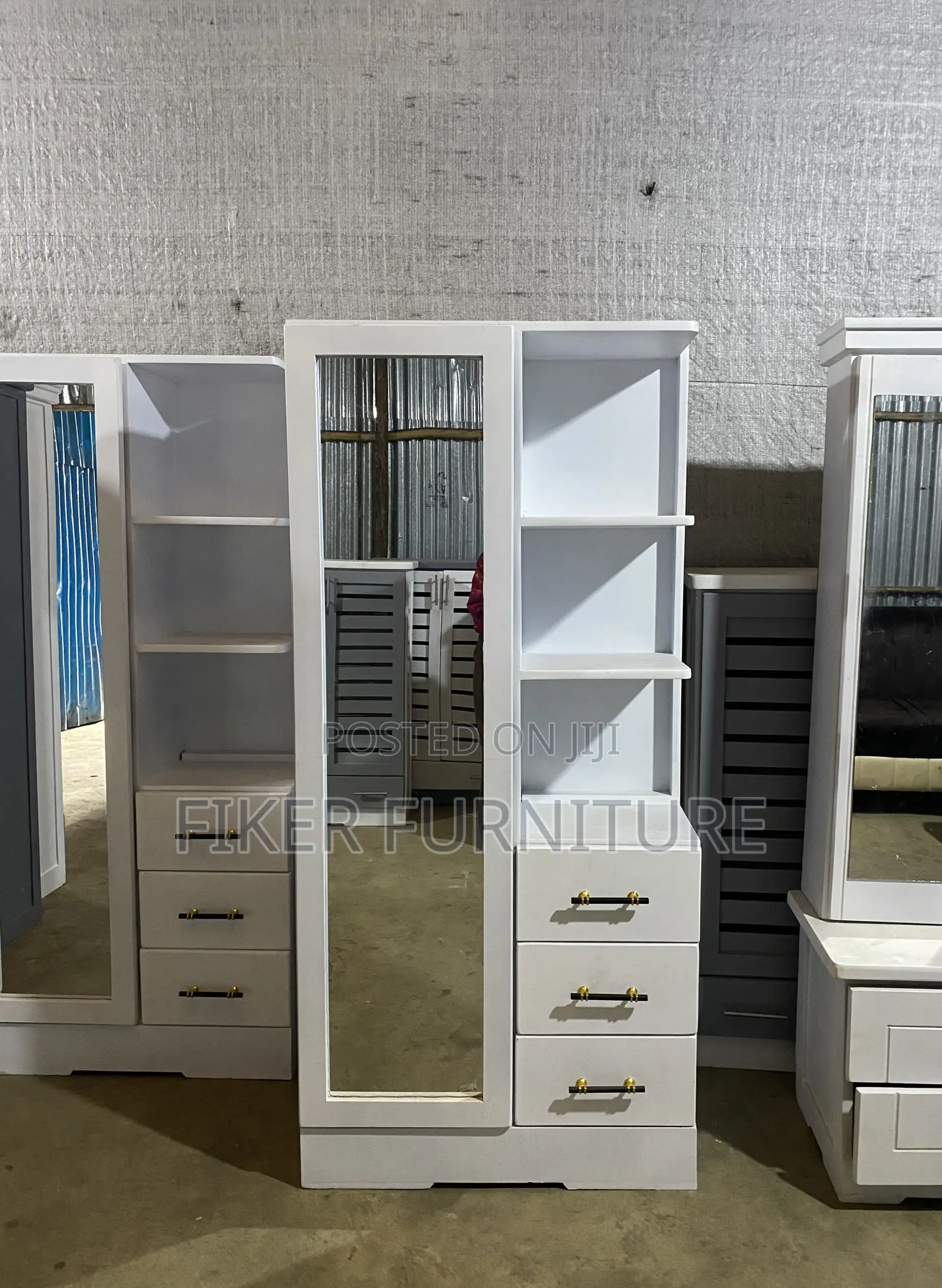 Dressing (Dressers)