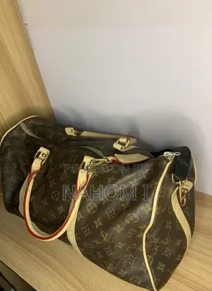 Louis Vuitton Keepall Bandoulière Bag
