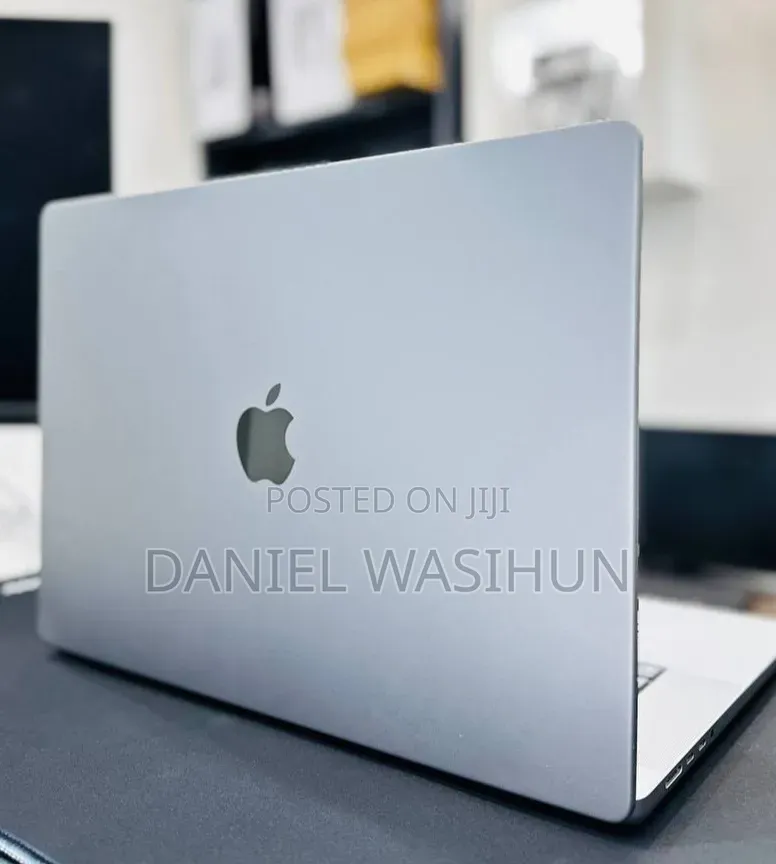 New Laptop Apple MacBook Pro 2021 M1 32GB Apple M1 Pro SSD 1T