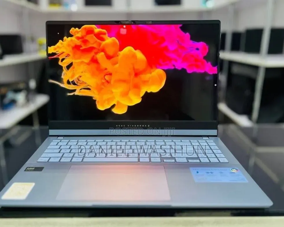 New Laptop Asus VivoBook S15 S510UA 16GB Intel Core Ultra 7 SSD 512GB