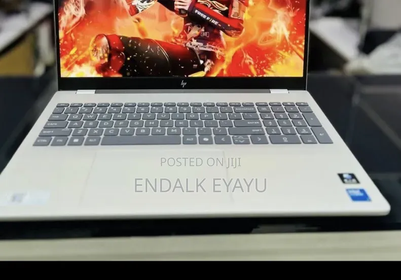 New Laptop HP OmniBook 7 16" 16GB Intel Core 7 SSD 512GB