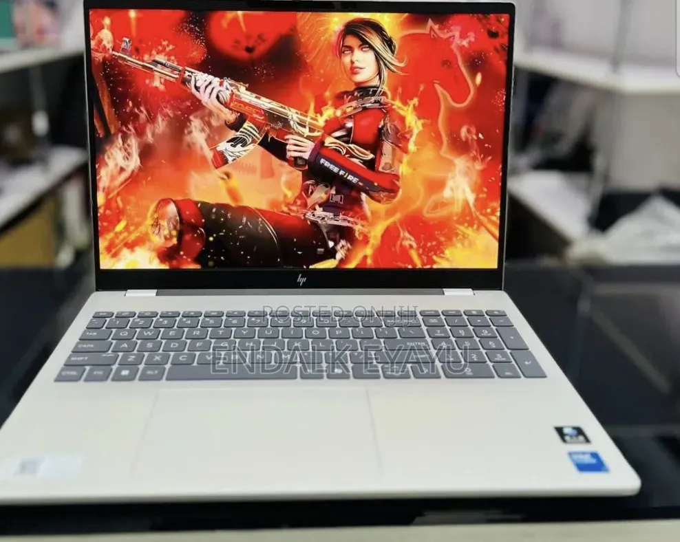 New Laptop HP OmniBook 7 16" 16GB Intel Core 7 SSD 512GB