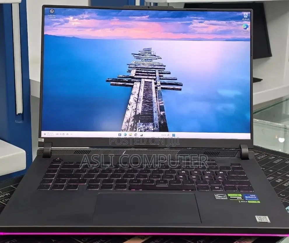 New Laptop Asus ROG Strix G16 16GB Intel Core i7 SSD 1T