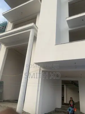 5bdrm House in Alembank, Akaky Kaliti for sale