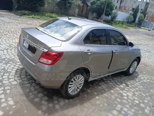 Suzuki Dzire 2022 Silver