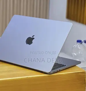 New Laptop Apple MacBook Air 2022 M2 8GB Apple M2 SSD 256GB