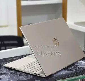 New Laptop HP Pavilion 15 8GB Intel Core i5 SSD 512GB