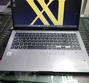 New Laptop Asus VivoBook 15 X505BA 8GB Intel Core i3 SSD 256GB