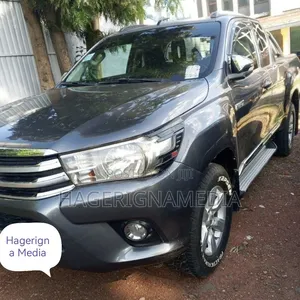 Toyota Hilux 2017 Gray