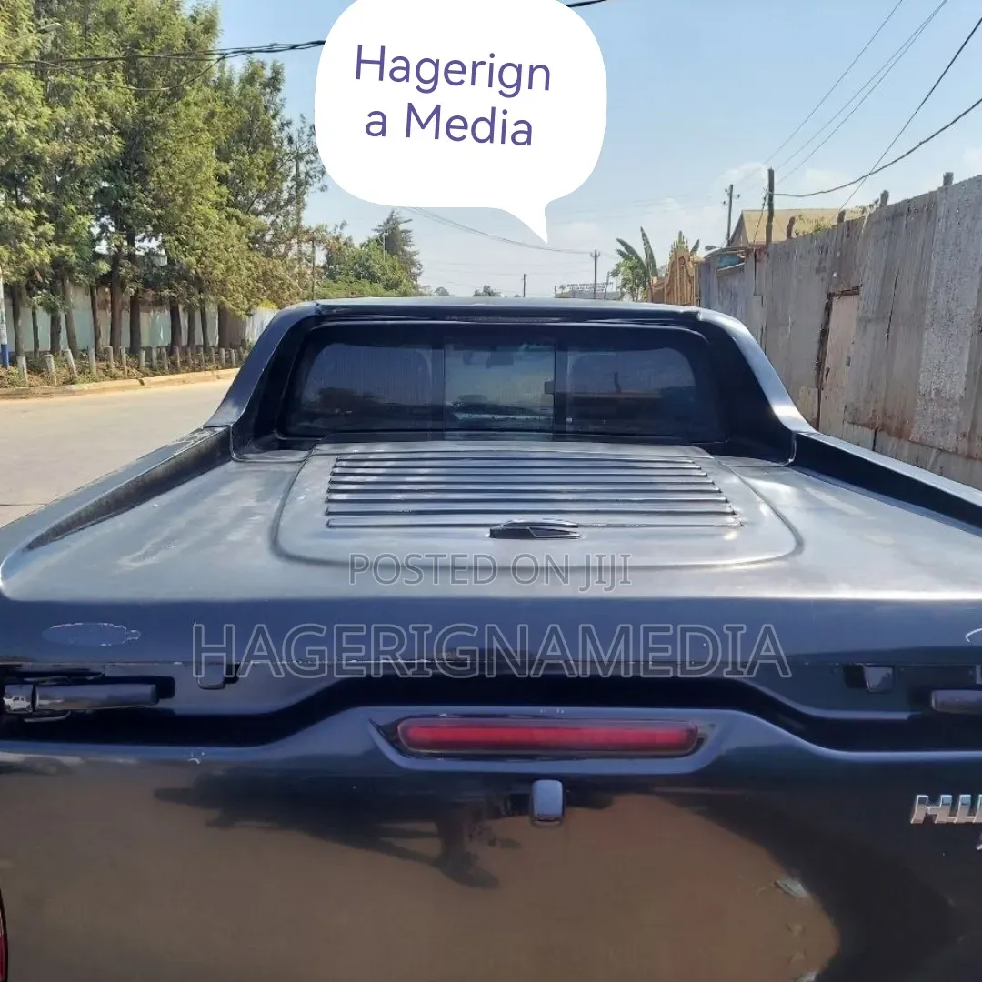 Toyota Hilux 2020 Blue