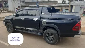 Toyota Hilux 2020 Blue