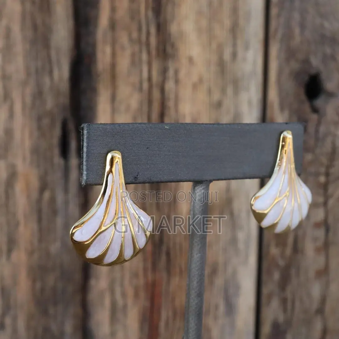 Earring Available