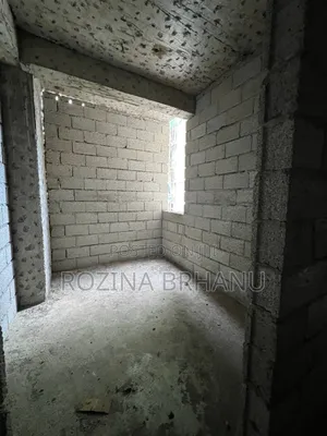 2bdrm Apartment in አያት, Yeka for sale