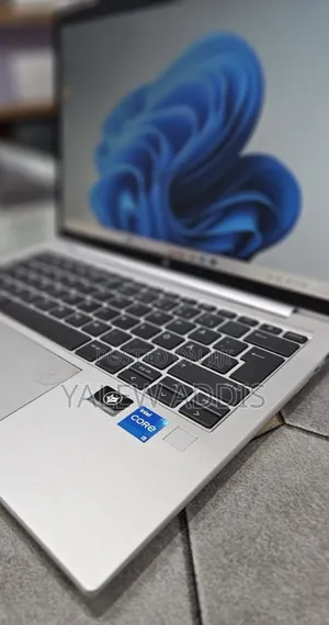 New Laptop HP EliteBook 830 G9 16GB Intel Core i5 SSD 512GB