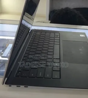 New Laptop Dell XPS 15 16GB Intel Core i7 SSD 512GB