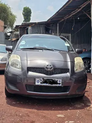Toyota Yaris 2010 Black