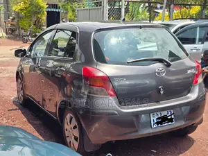 Toyota Yaris 2010 Black
