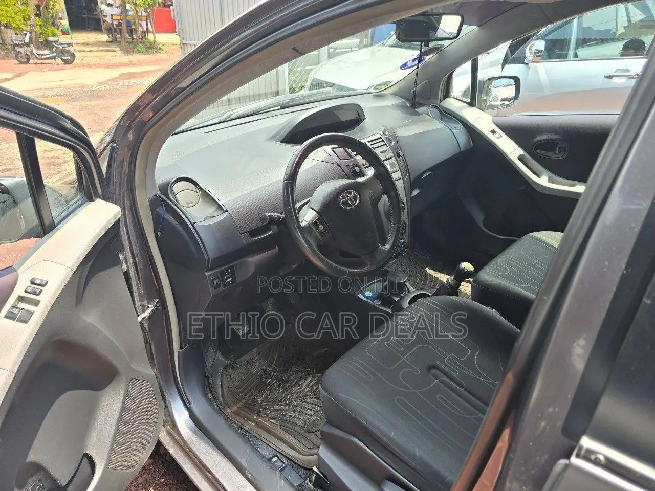 Toyota Yaris 2010 Black