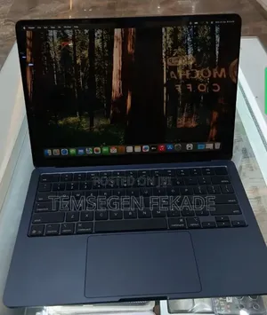 New Laptop Apple MacBook Air 2025 M4 16GB Apple M4 SSD 256GB