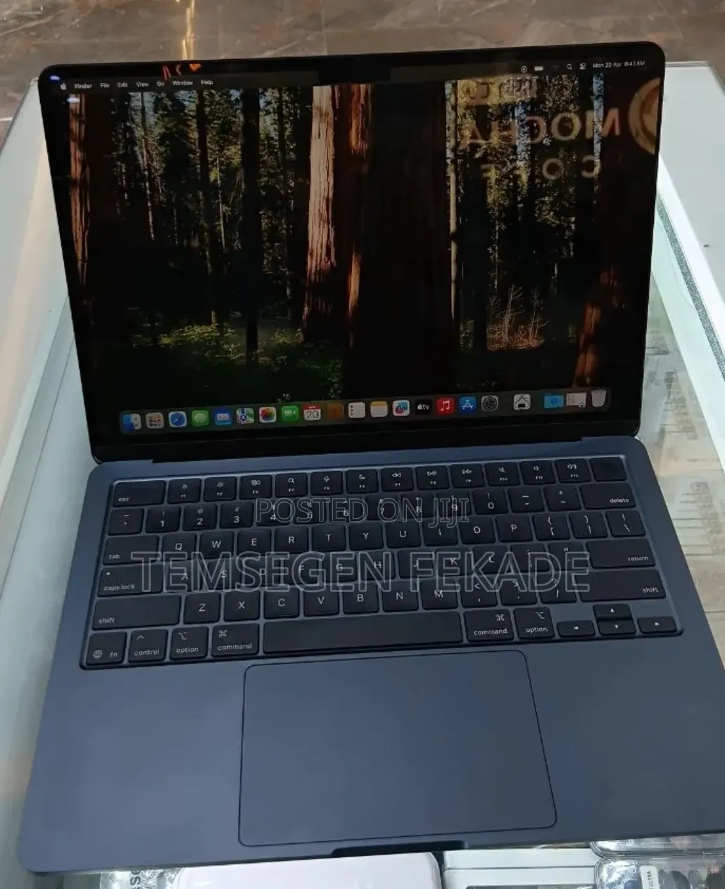 New Laptop Apple MacBook Air 2025 M4 16GB Apple M4 SSD 256GB