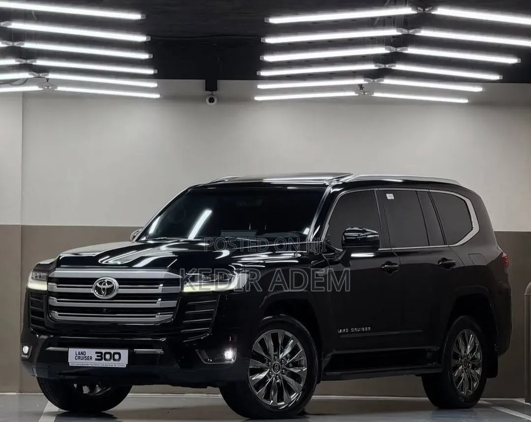 Toyota Land Cruiser 2023 Black