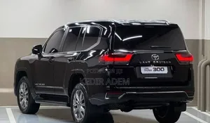 Toyota Land Cruiser 2023 Black