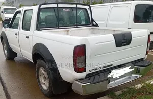Nissan Hardbody 2012 White