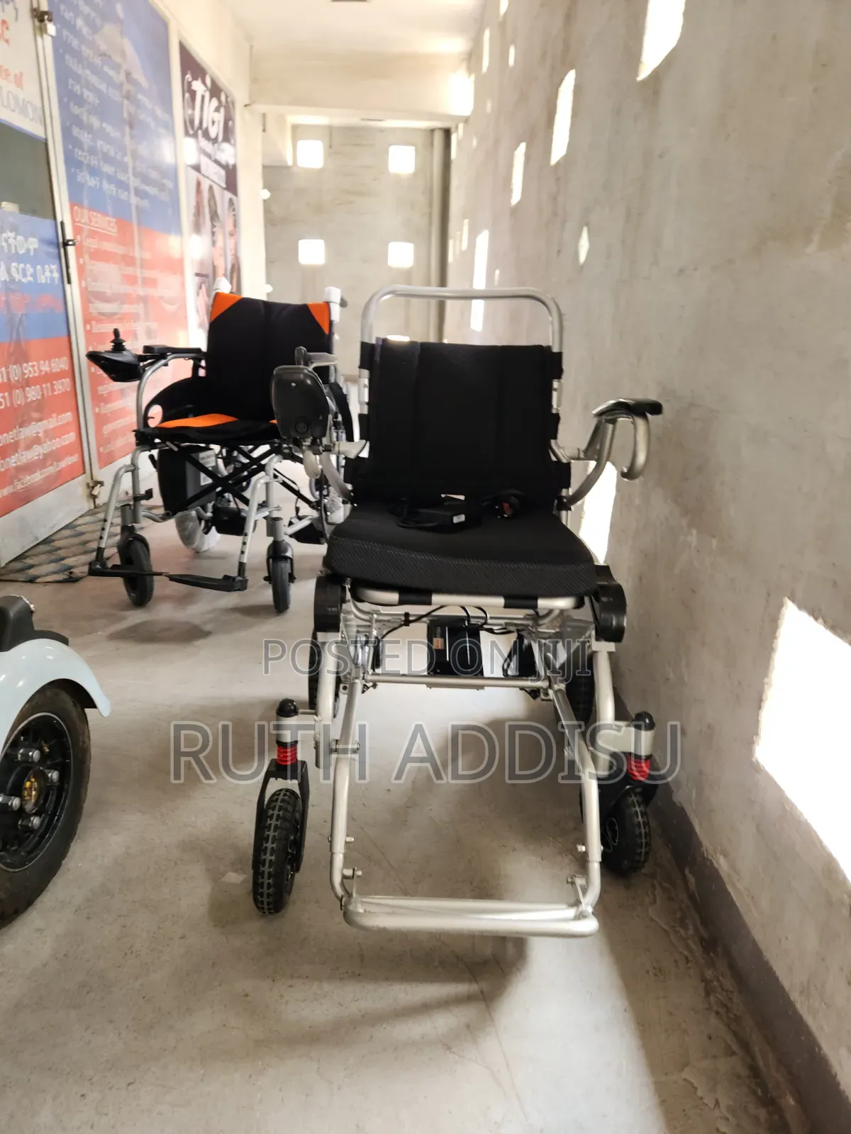 Electric Mobility Chair Lightweight Battery Operated Powerchair ዊልቸር