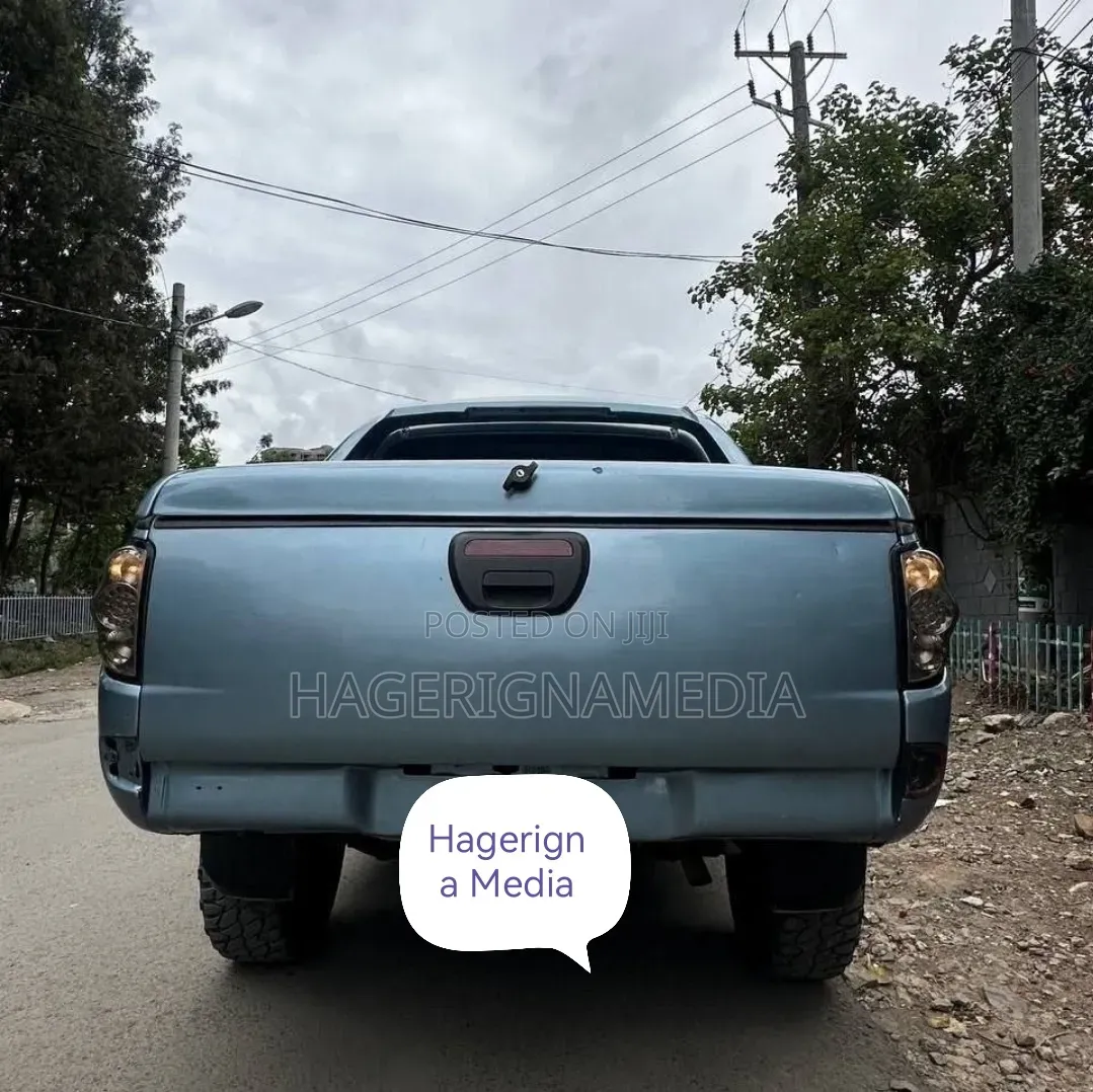 Mitsubishi L200 2008 Blue