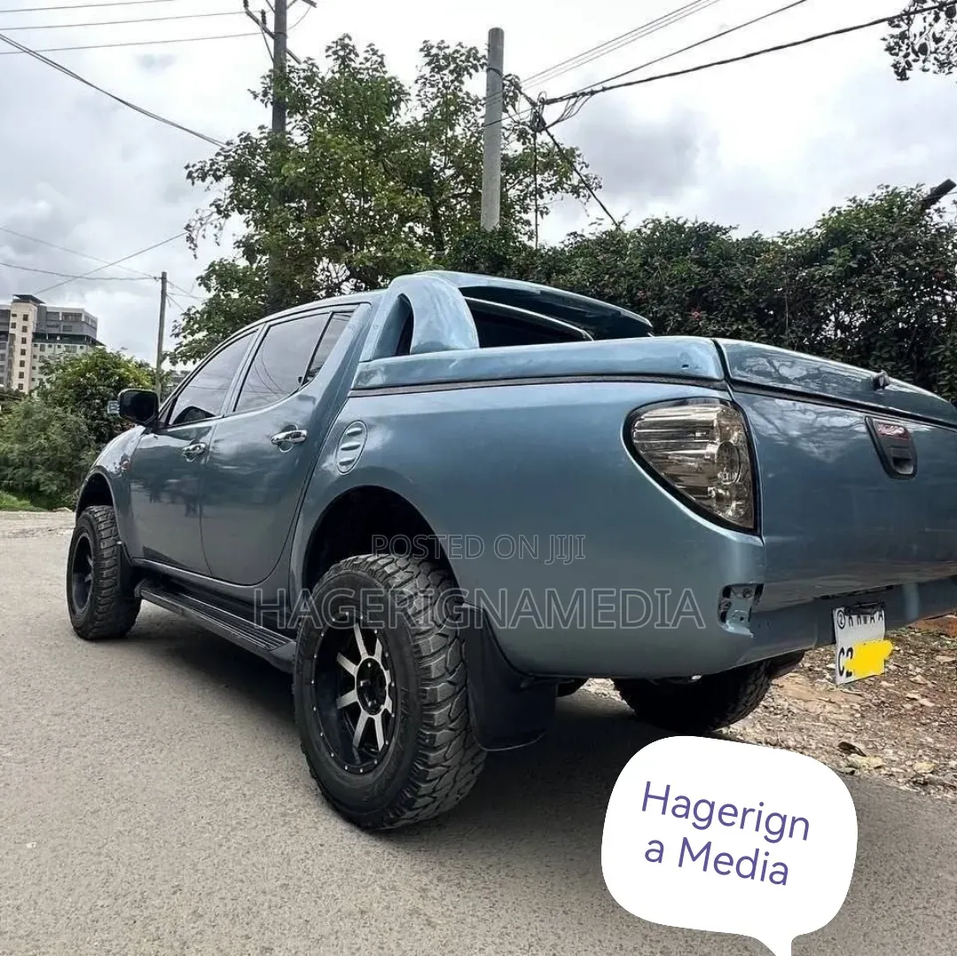 Mitsubishi L200 2008 Blue