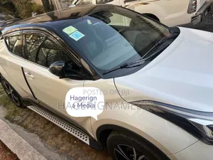 Toyota C-HR 2022 White