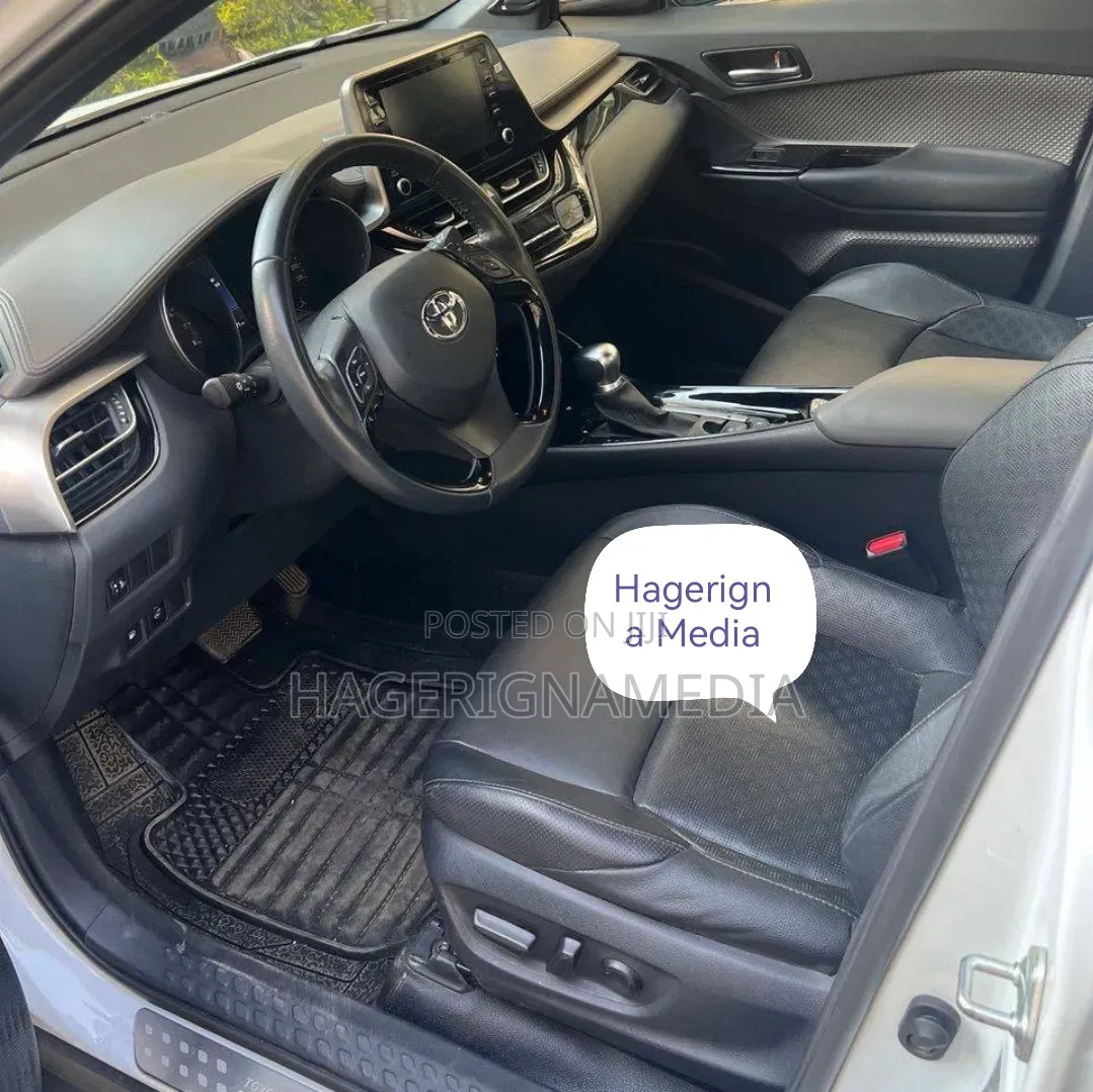 Toyota C-HR 2022 White