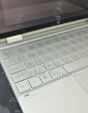New Laptop HP Spectre 8GB Intel Core i7 SSD 512GB
