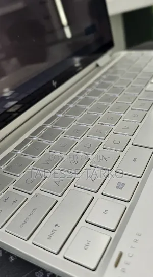 New Laptop HP Spectre 8GB Intel Core i7 SSD 512GB