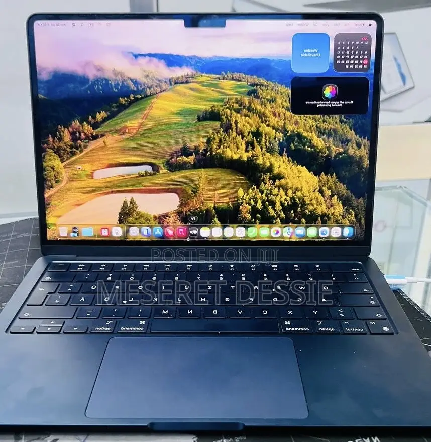 New Laptop Apple MacBook Air 2022 M2 16GB Apple M2 SSD 512GB