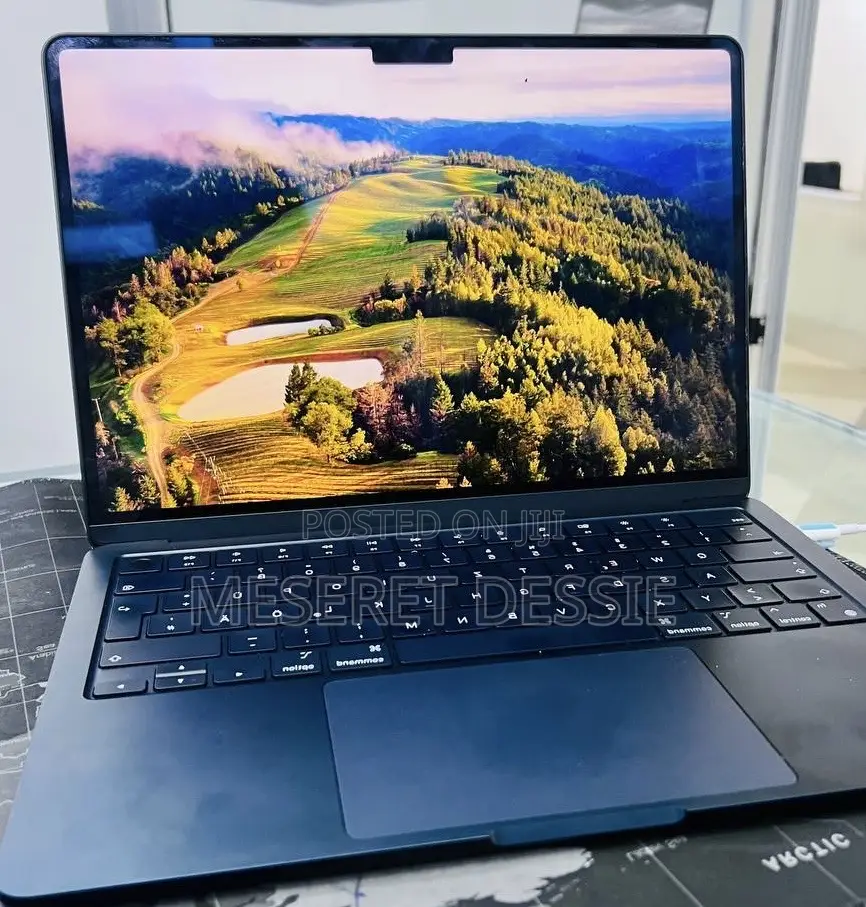 New Laptop Apple MacBook Air 2022 M2 16GB Apple M2 SSD 512GB