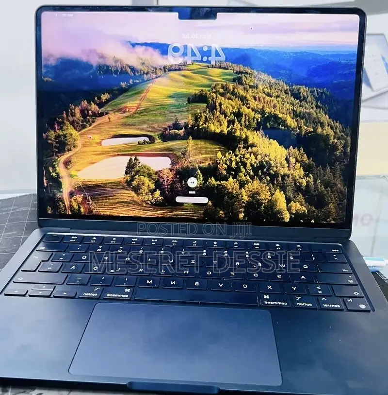 New Laptop Apple MacBook Air 2022 M2 16GB Apple M2 SSD 512GB