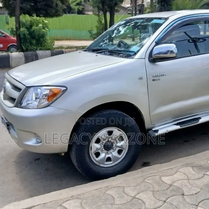 Toyota Hilux 2006 Silver