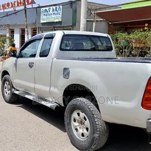 Toyota Hilux 2006 Silver