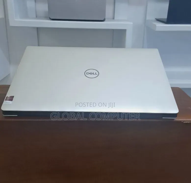 New Laptop Dell Precision 15 7550 16GB Intel Core i7 SSD 512GB