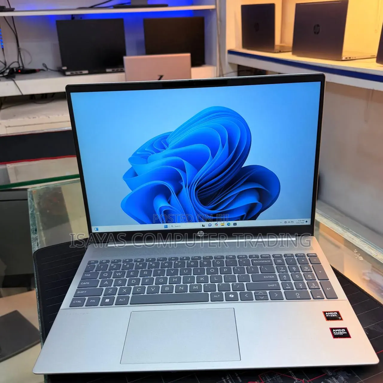 New Laptop HP Pavilion 15 16GB AMD Ryzen 7 SSD 1T
