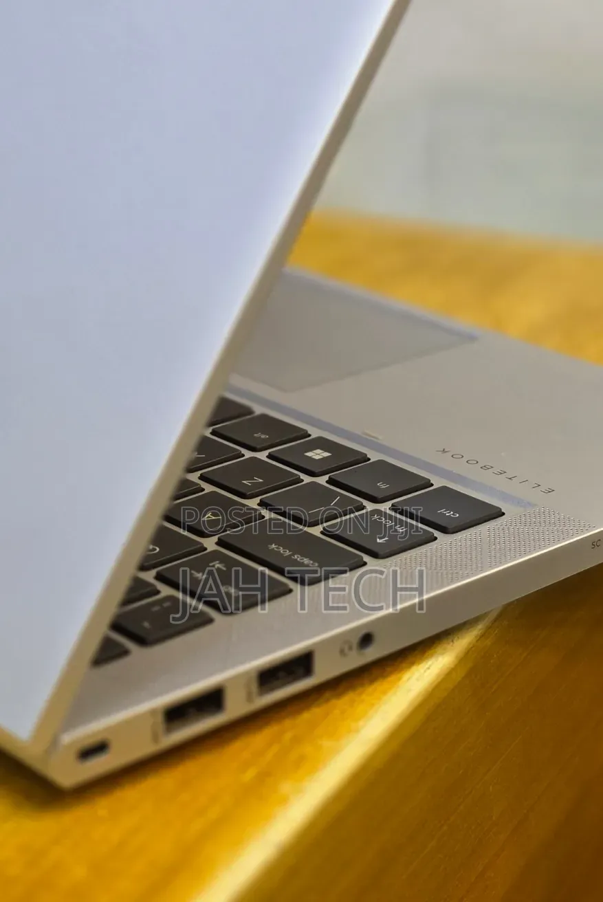 New Laptop HP EliteBook 830 G8 16GB Intel Core i5 SSD 512GB