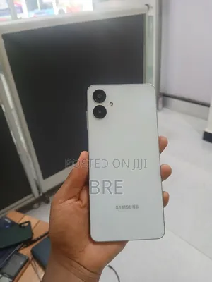 Samsung Galaxy A06 64 GB White